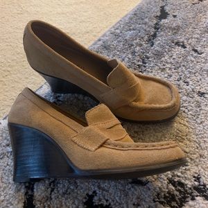 Tan wedge loafer style shoes Size 6.5 St Johns Bay